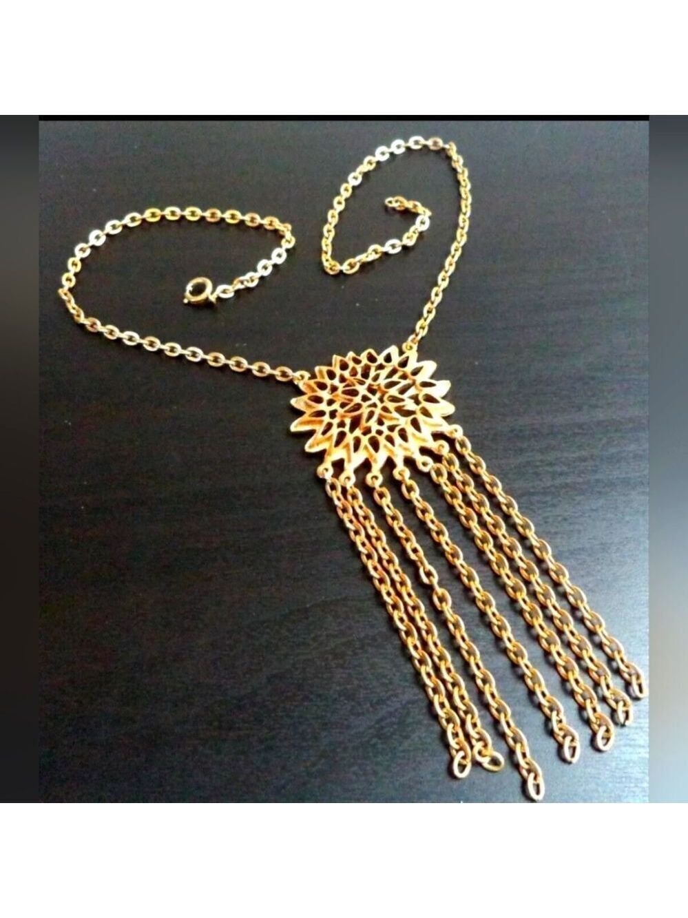 VINTAGE GOLD TONE DANGLE 20" NECKLACE